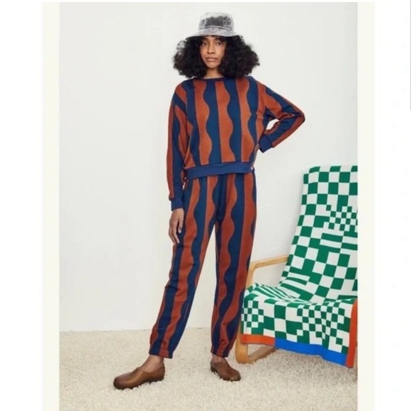 dusen dusen striped wiggle sweatshirt and jogger set